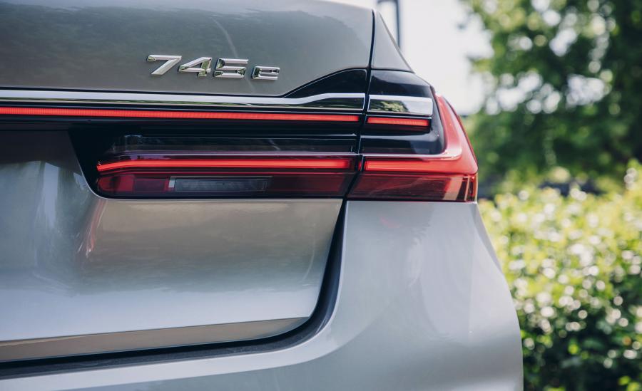 Детали экстерьера BMW 745e xDrive M Sport (G11) 2019 года  (NA) (фото 18 из 32)